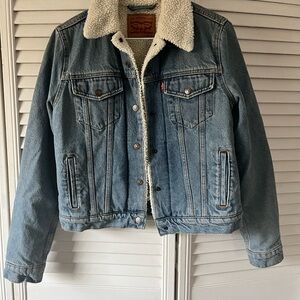 Levi's Blue trucker Denim Sherpa Jacket small